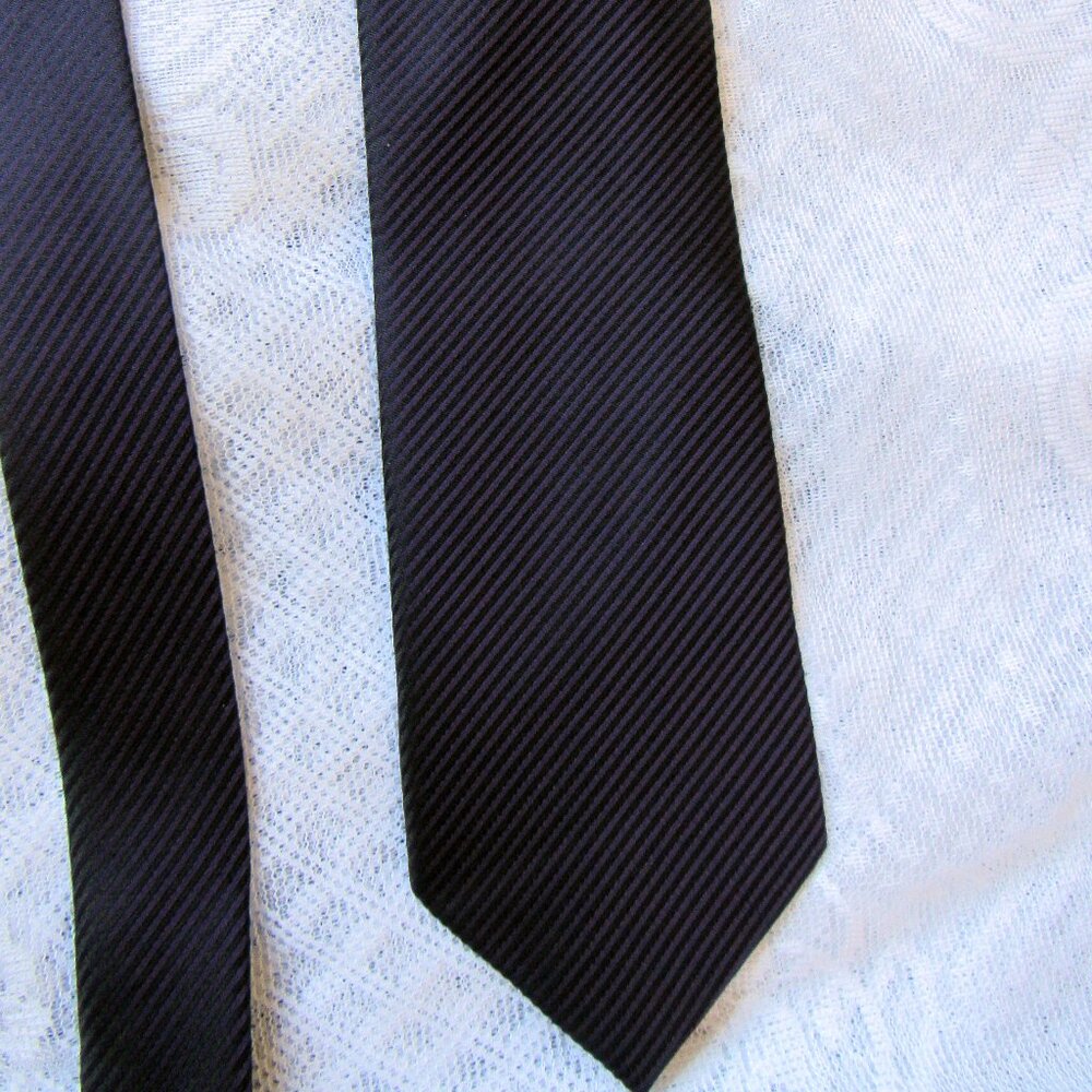 Burberry London  Men Tie, Silk, Hand Made, Dark Purple/Black color, striped - Picture 8 of 9